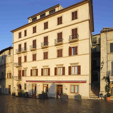 Hotel Zunica Ospitalita Dal 1880 Civitella Del Tronto Exterior foto