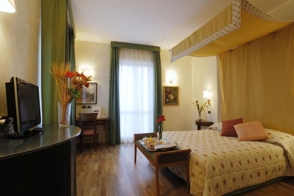 Hotel Zunica Ospitalita Dal 1880 Civitella Del Tronto Habitación foto